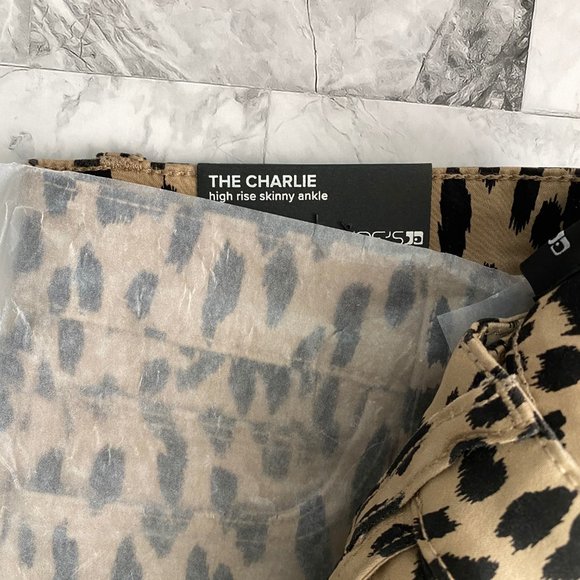 NEW Joe's Jeans The Charlie Leopard Print Jeans - Picture 4 of 5